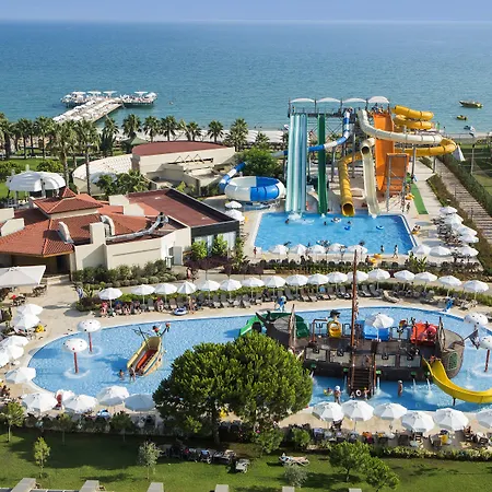 Bellis Deluxe Hotel & Heated For Winter Aqua Park-2